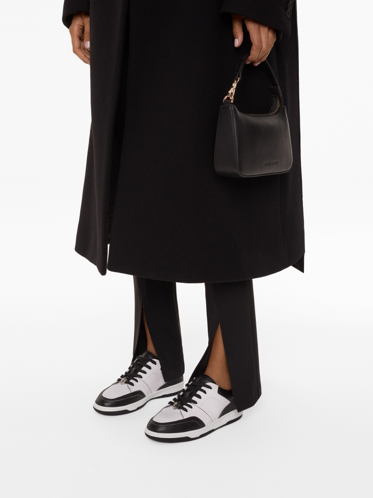 Mała skórzana torebka na ramię z komorą na zamek