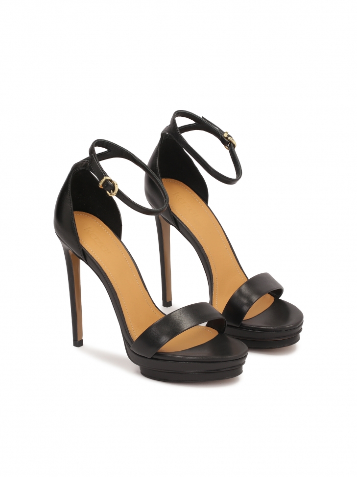 Sandały na wysokim obcasie z platformą