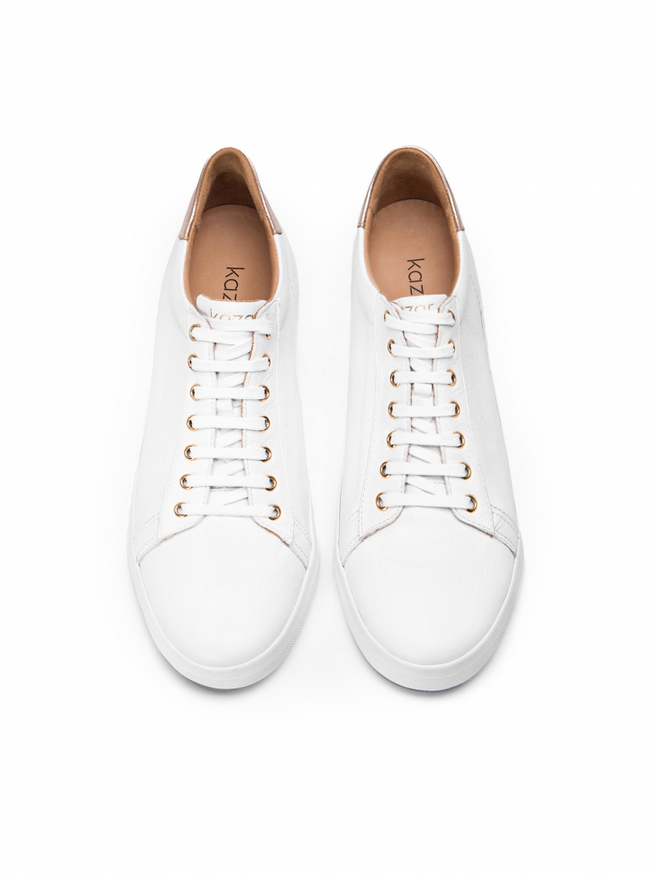 Białe sneakersy damskie