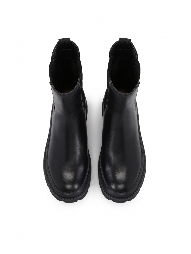 Wsuwane botki typu chelsea na zdobionej podeszwie