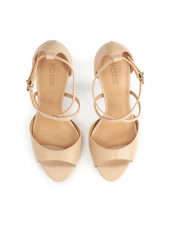 Beżowe sandały damskie