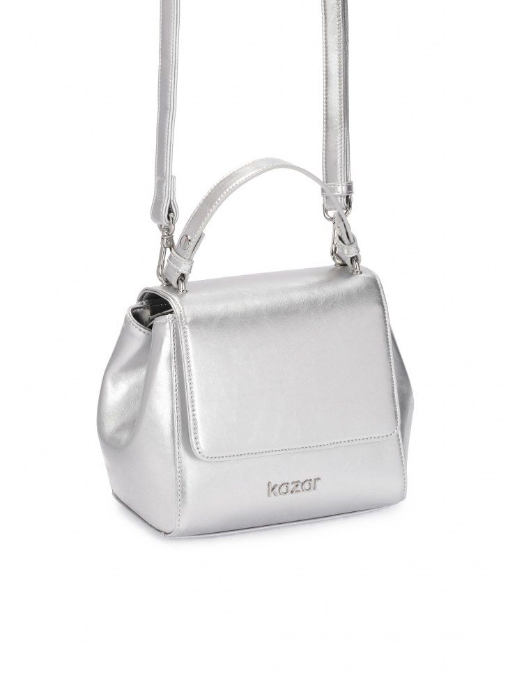 Srebrna torebka kuferek z rączką i paskiem