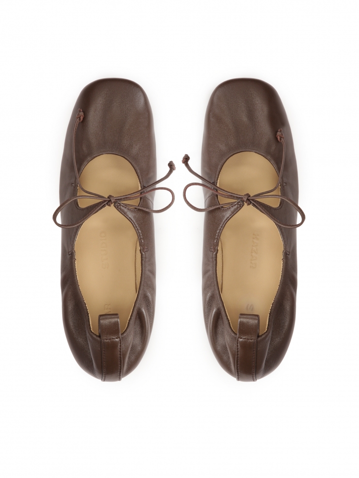 Ciemnobrązowe baleriny z wiązanym rzemykiem