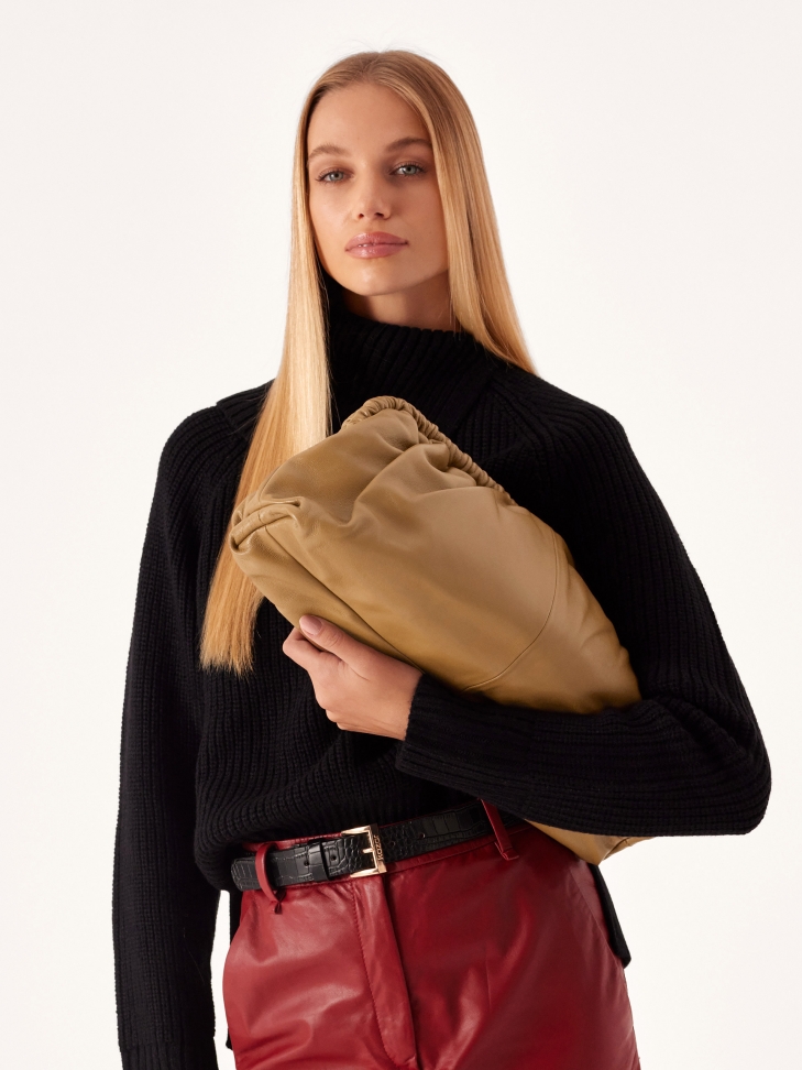 Skórzana torebka z metalową ramą