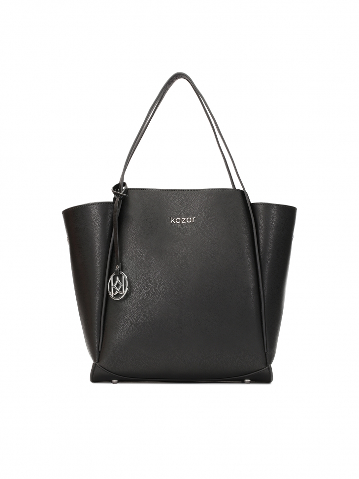 Komfortowa czarna torebka ze skóry o pojemnym wnętrzu