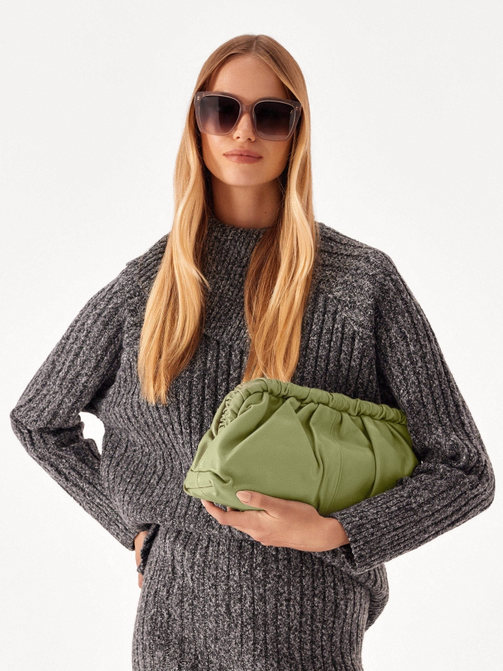 Zielona torebka do ręki typu pouch bag