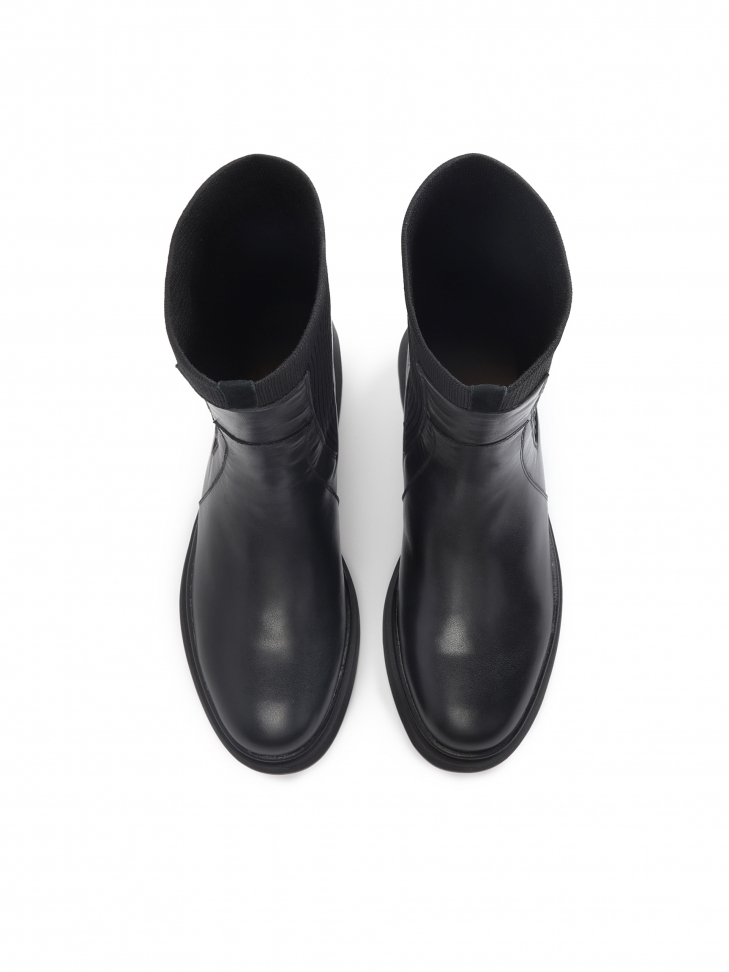 Czarne skórzane trzewiki z elastyczną cholewką z tkaniny