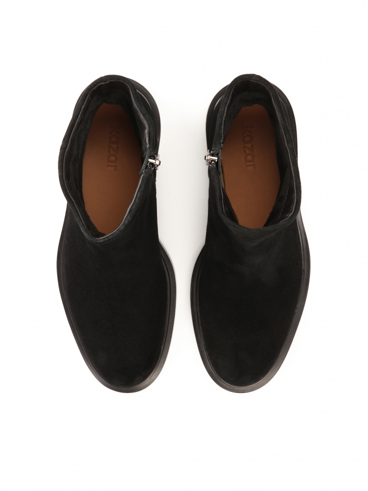 Czarne zamszowe botki na suwak