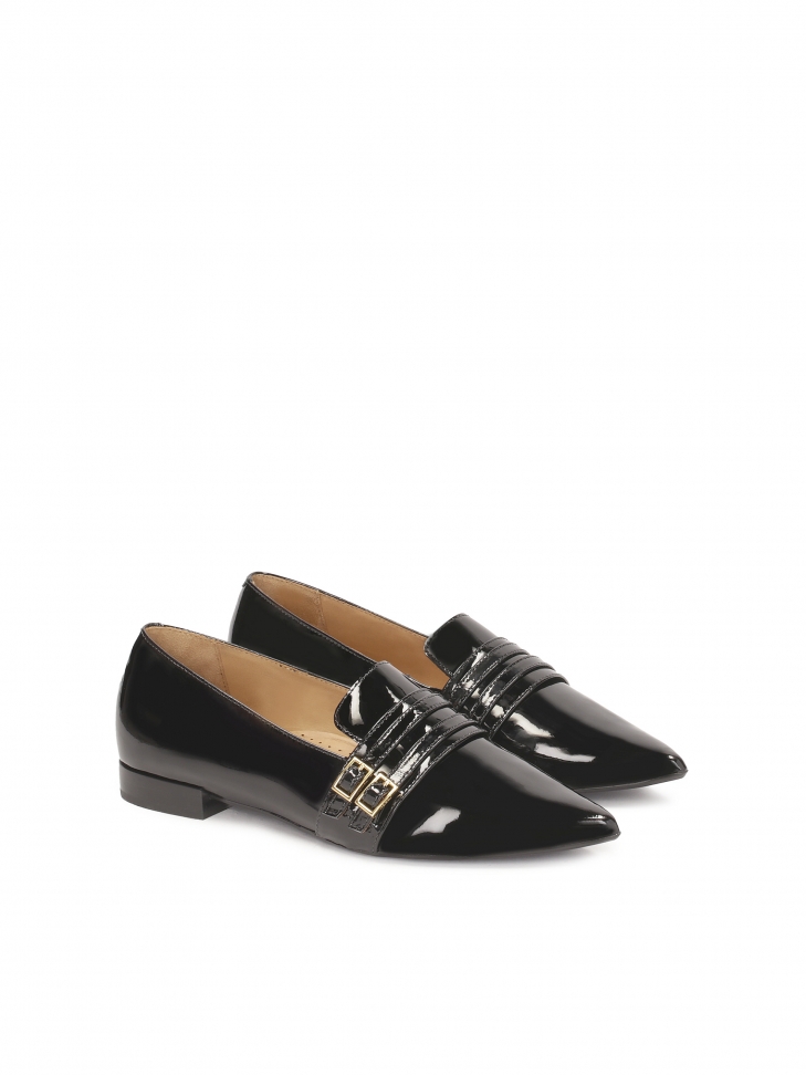 Płaskie lakierowane czółenka z paskami