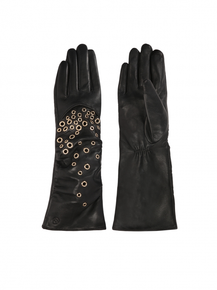 Długie skórzane rękawiczki ozdobione otymi nitami