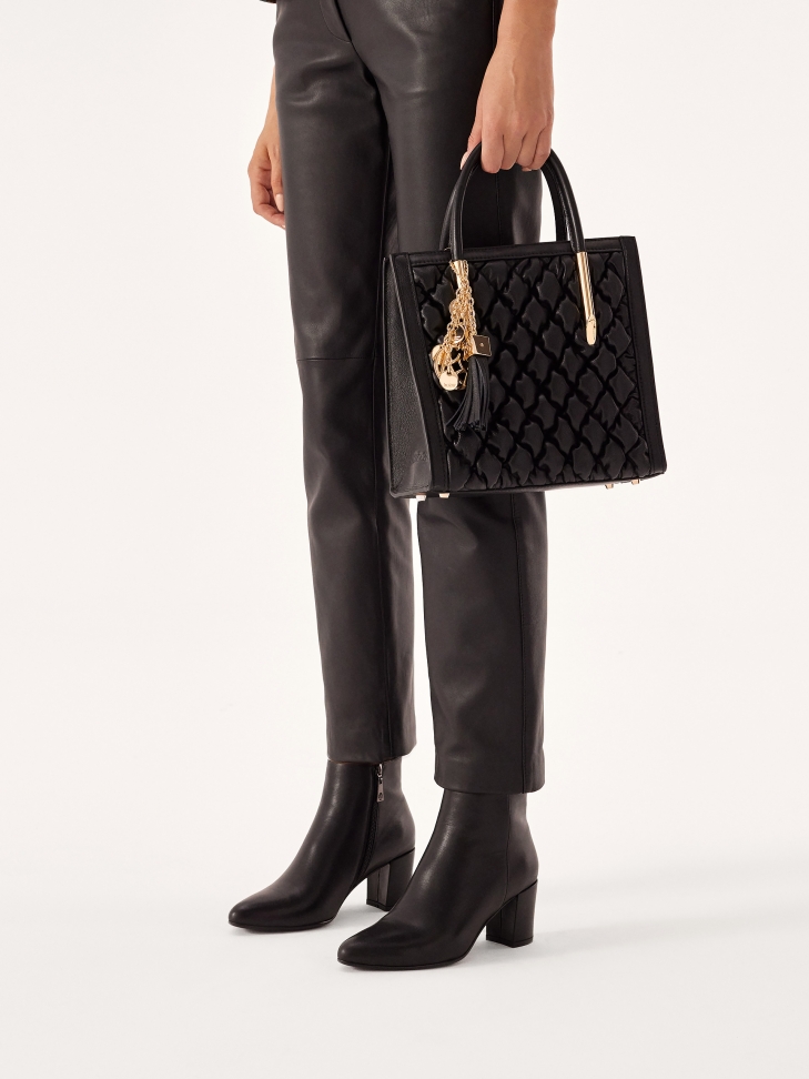 Czarne skórzane botki na obcasie