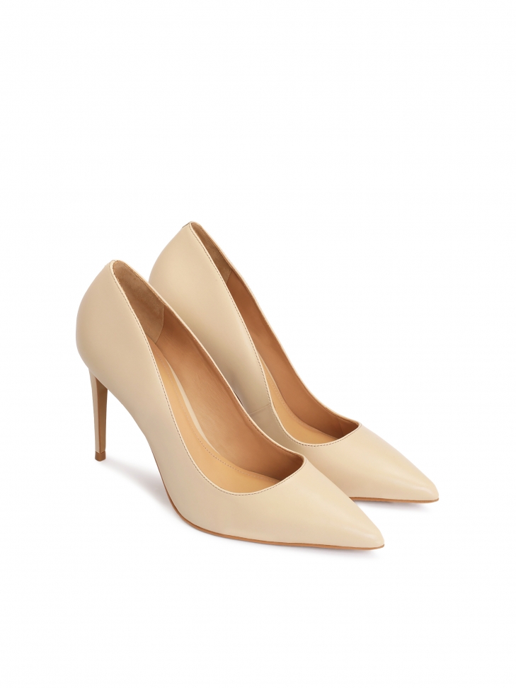 Beżowe czółenka na smukłym obcasie