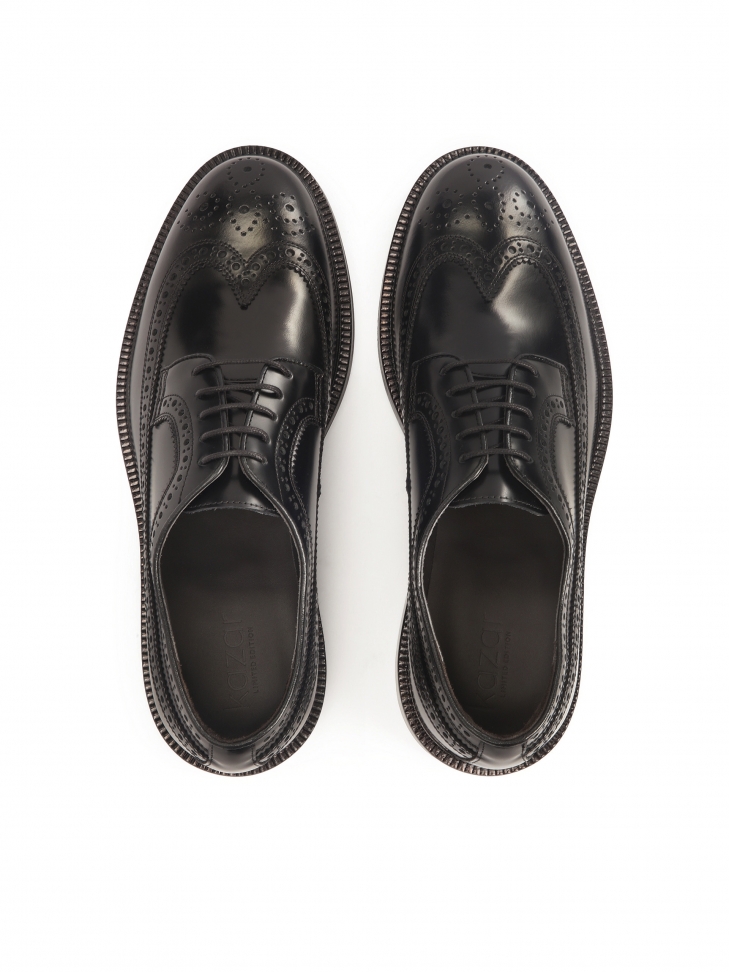 Czarne brogsy na skórzanej podeszwie