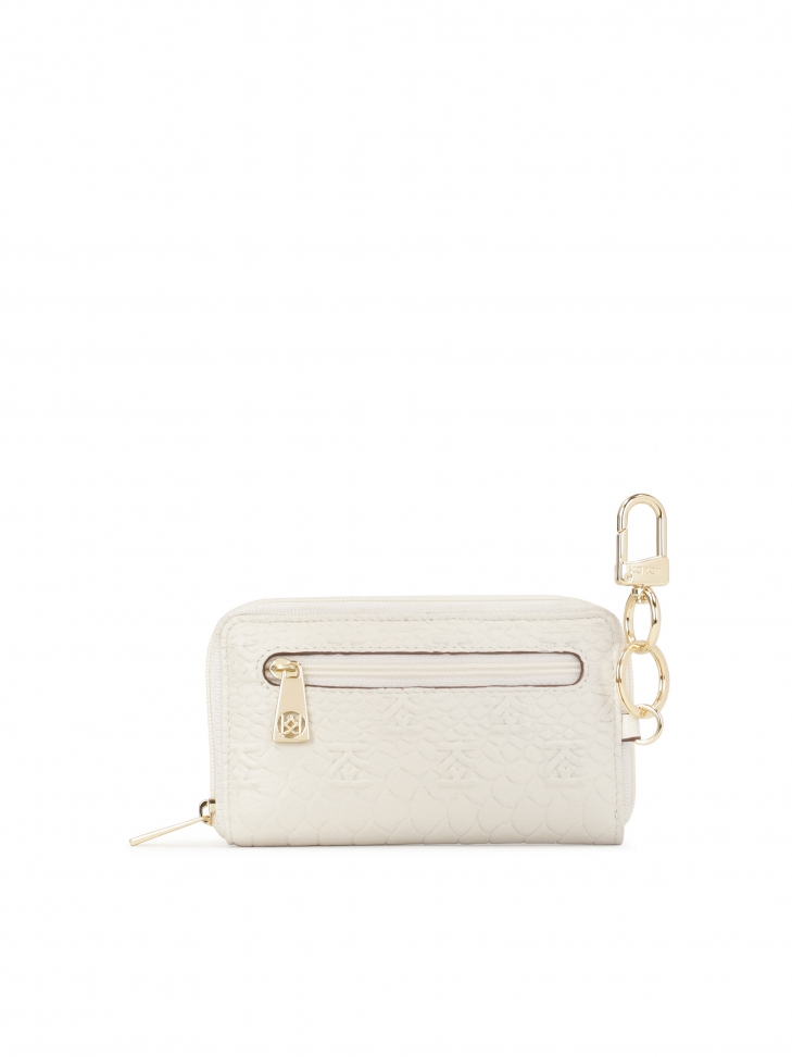 Białe etui na karty ze skóry z tłoczonym motywem