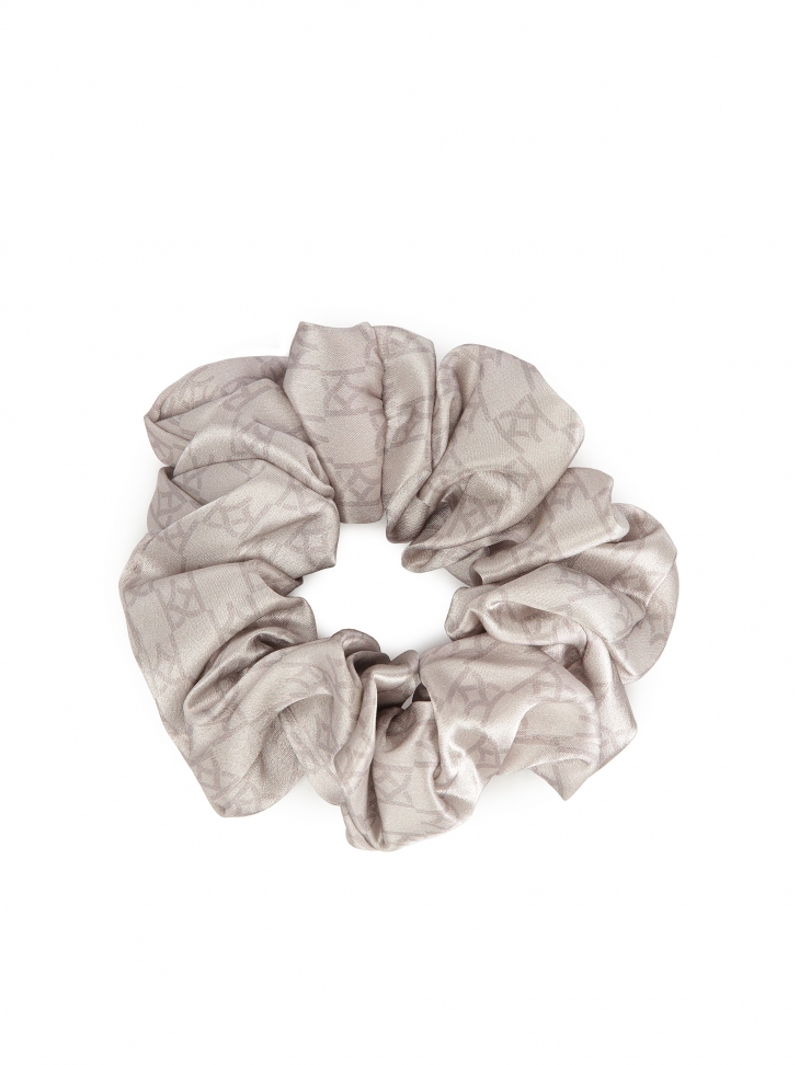 Srebrne scrunchie do stylizacji włosów