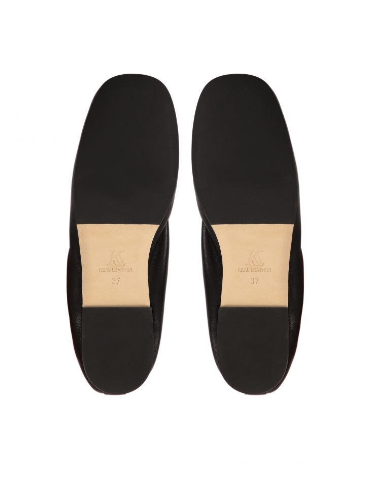 Skórzane baleriny z wiązaniem