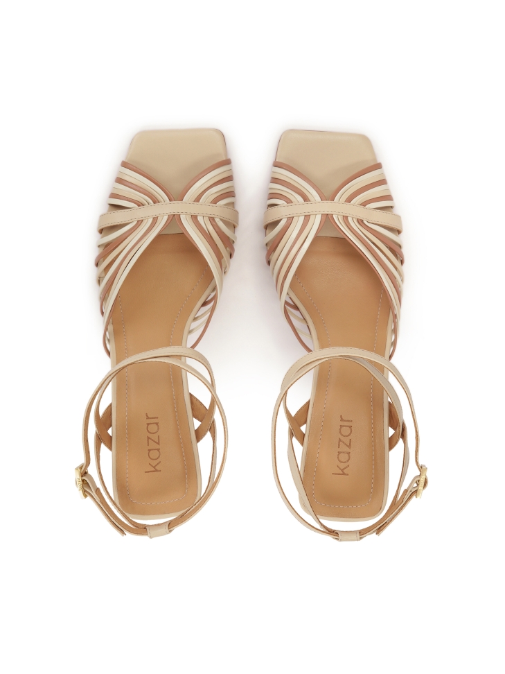 Sandały z kwadratowymi noskami i piętami