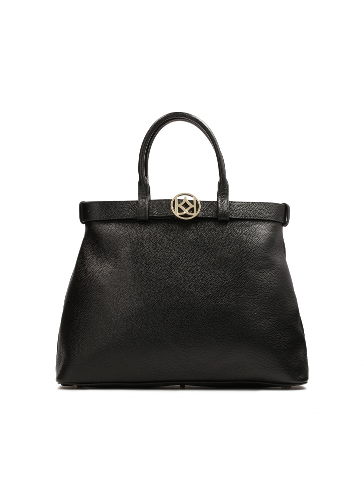 Torebka trapez ozdobiona paskiem