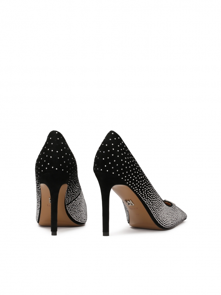 Zamszowe czółenka poyte srebrnymi yształkami