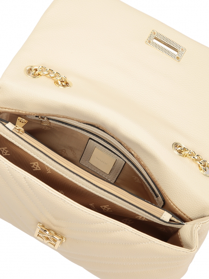 Pikowana torebka z klapą