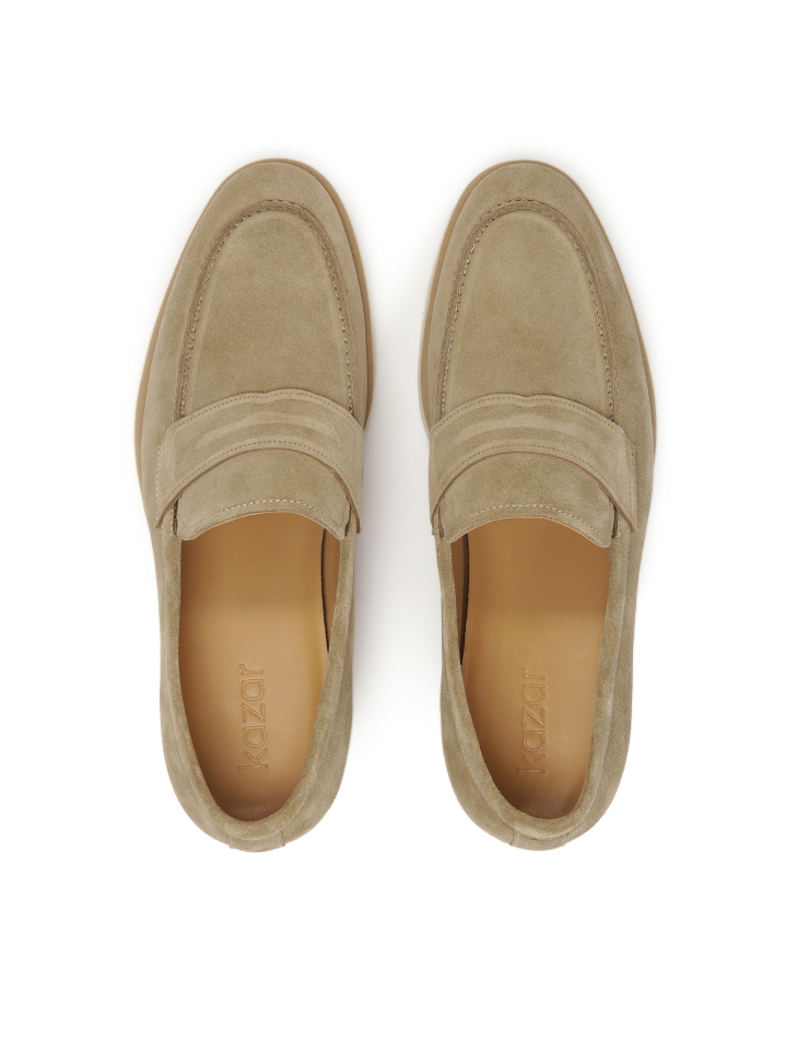 Beżowe loafersy z zamszu