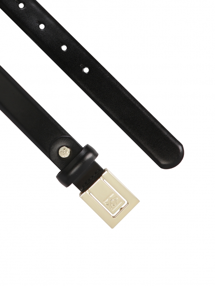 Wąski czarny pasek z zabudowaną klamrą