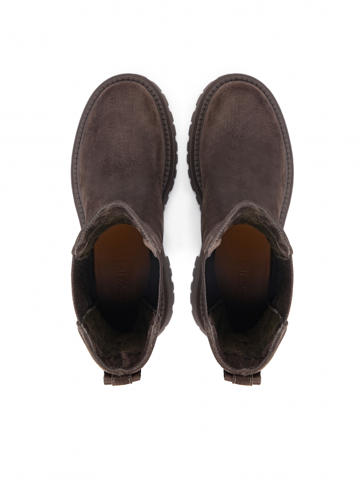 Ciemnobrązowe botki typu chelsea z wysoką cholewką i grubą podeszwą