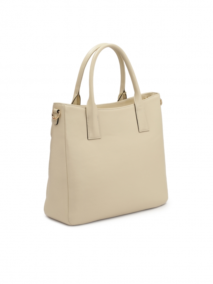 Pojemna torebka z efektownie zdobionej skóry