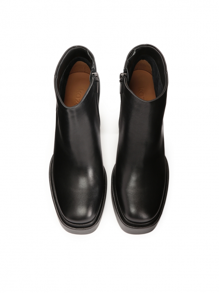 Czarne skórzane botki na wysokiej platformie i obcasie