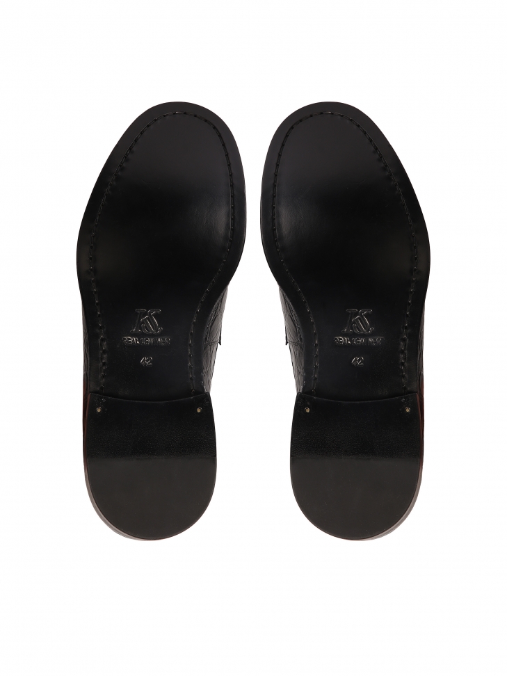 Czarne loafersy z tłoczonej skóry oko