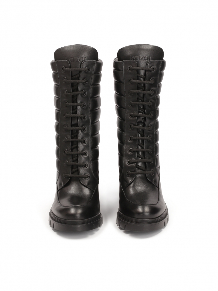 Sznurowane botki z pikowanej skóry