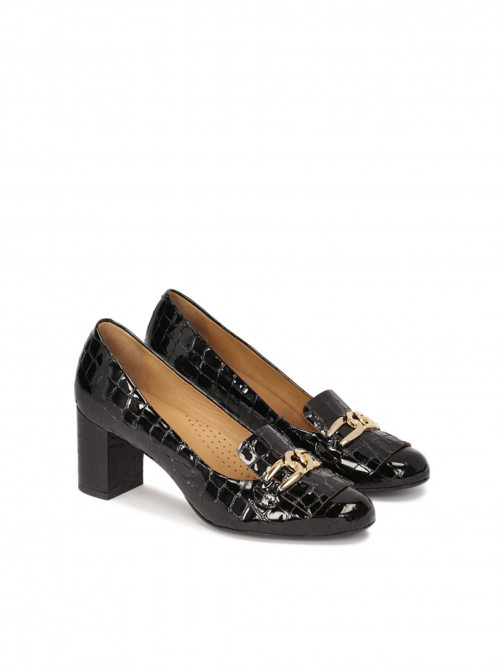 Czółenka z lakierowanej tłoczonej skóry