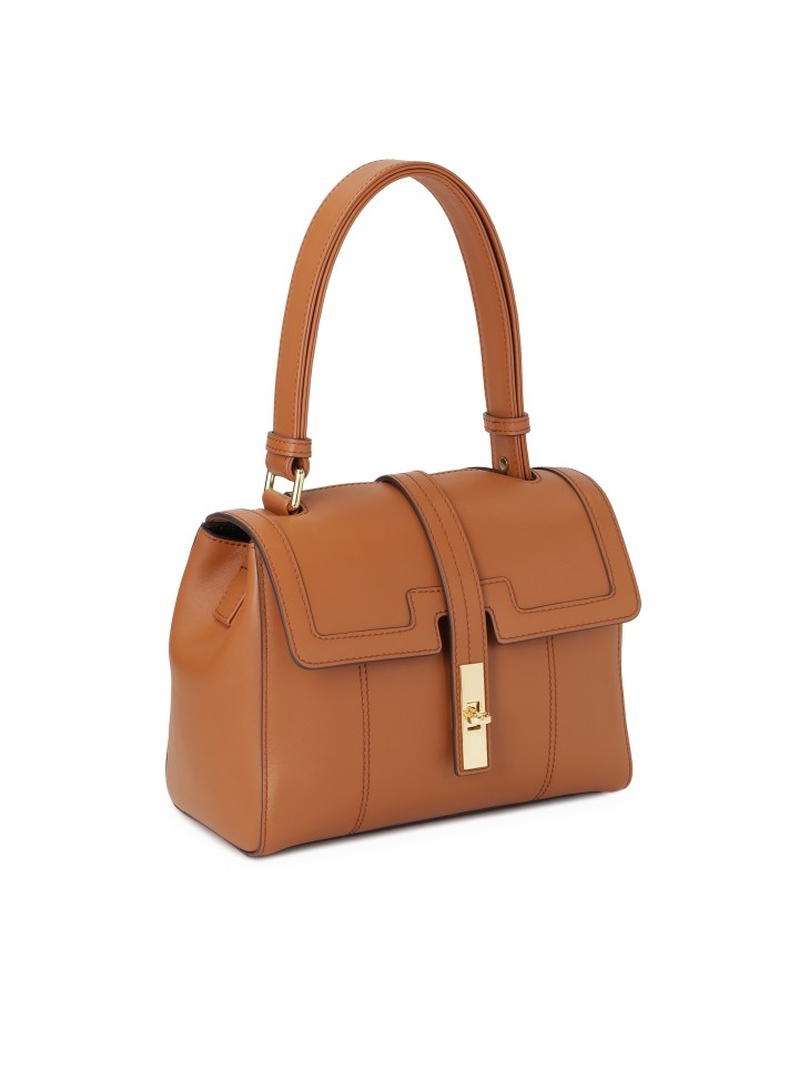 Brązowa torebka z klapą i uchwytem