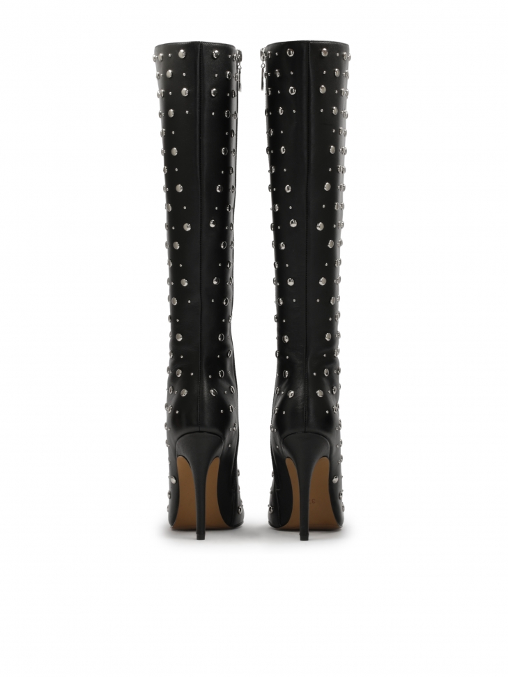 Czarne kozaki nabijane nitami