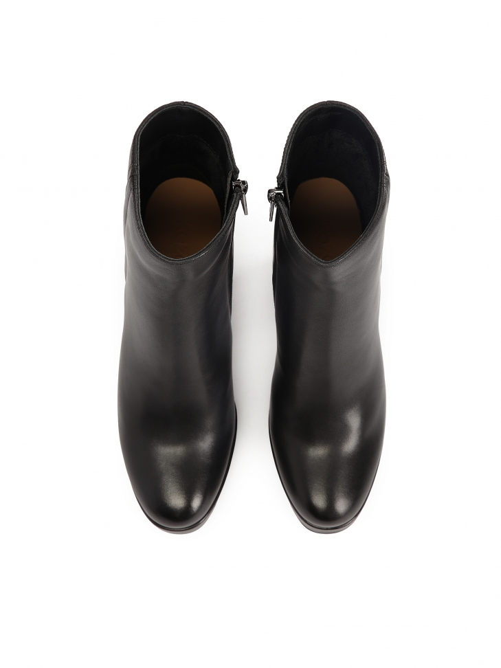 Klasyczne botki ze skóry na obcasie