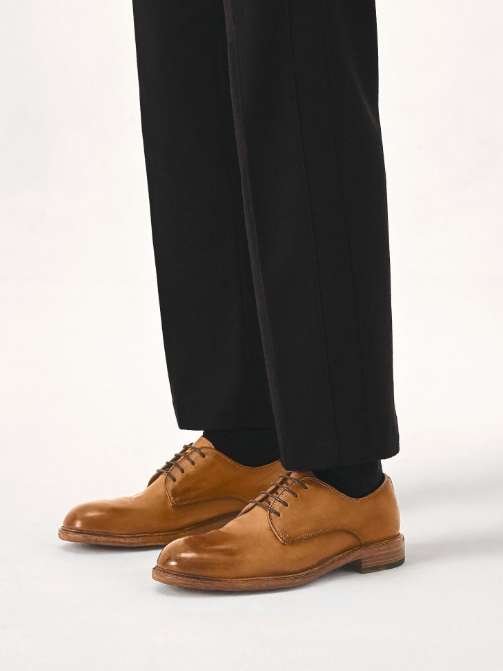 Brązowe półbuty męskie w stylu casual