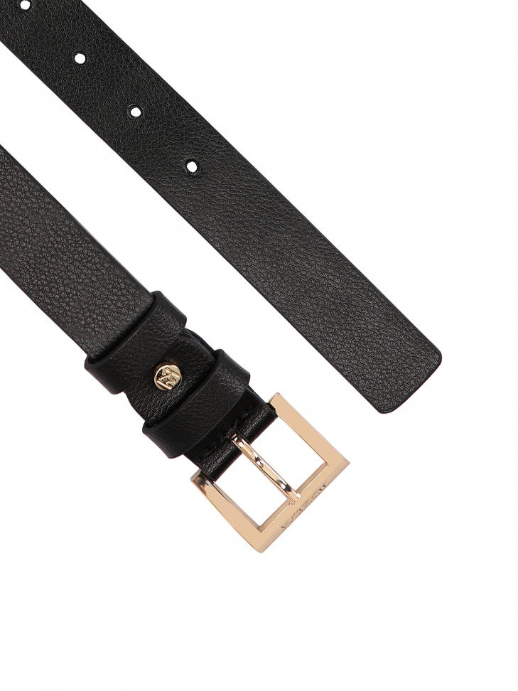 Czarny skórzany pasek ze otą klamrą