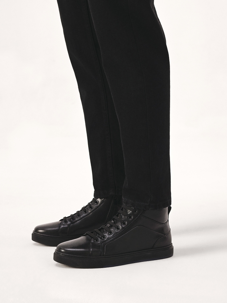 Czarne męskie sneakersy z wysoką cholewką