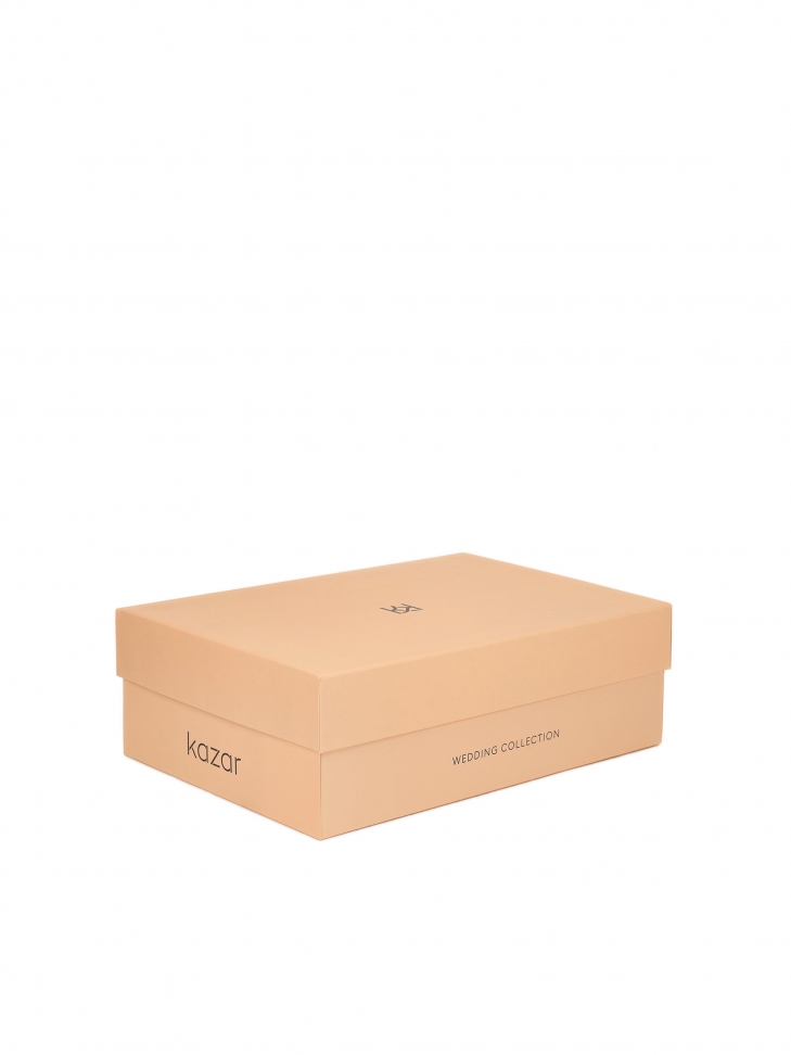 Białe czółenka na niskim obcasie z Kolekcji Ślubnej