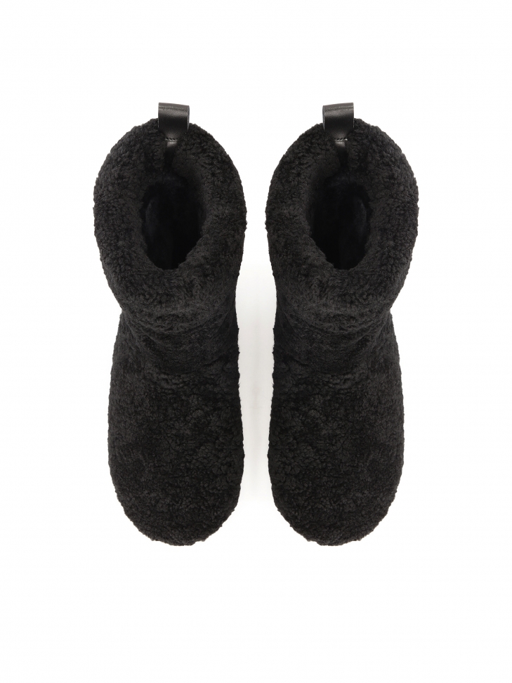 Czarne śniegowce z owczą wełną
