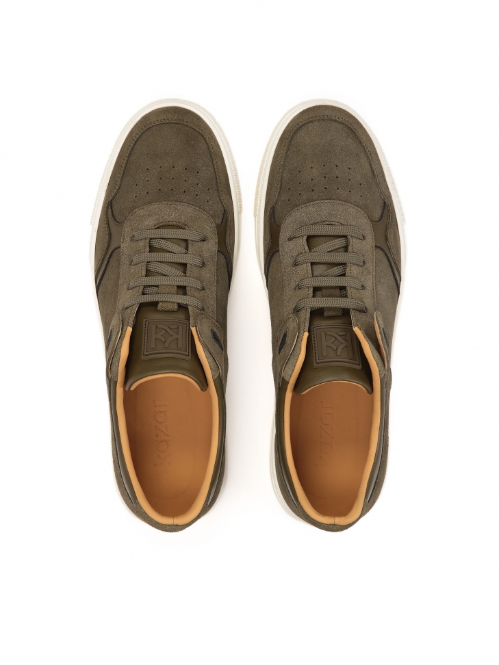 Zamszowe sneakersy w kolorze khaki na białej podeszwie