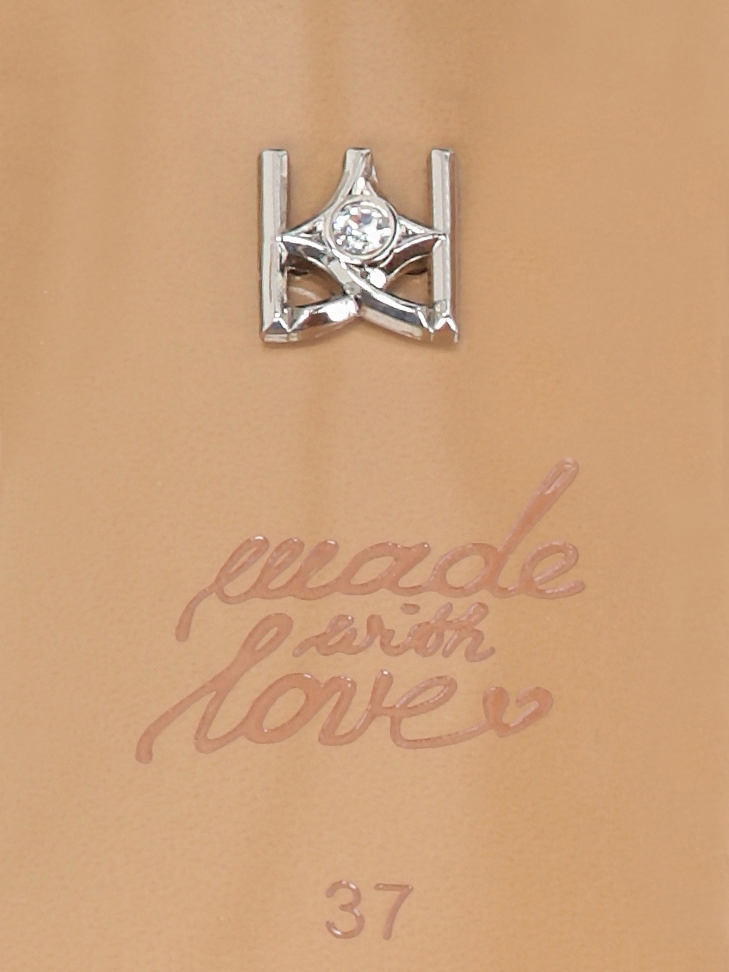 Zdobione sandały ślubne z wiązaniem