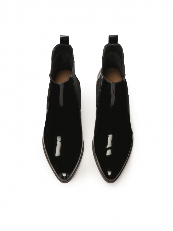 Wsuwane botki na płaskim obcasie