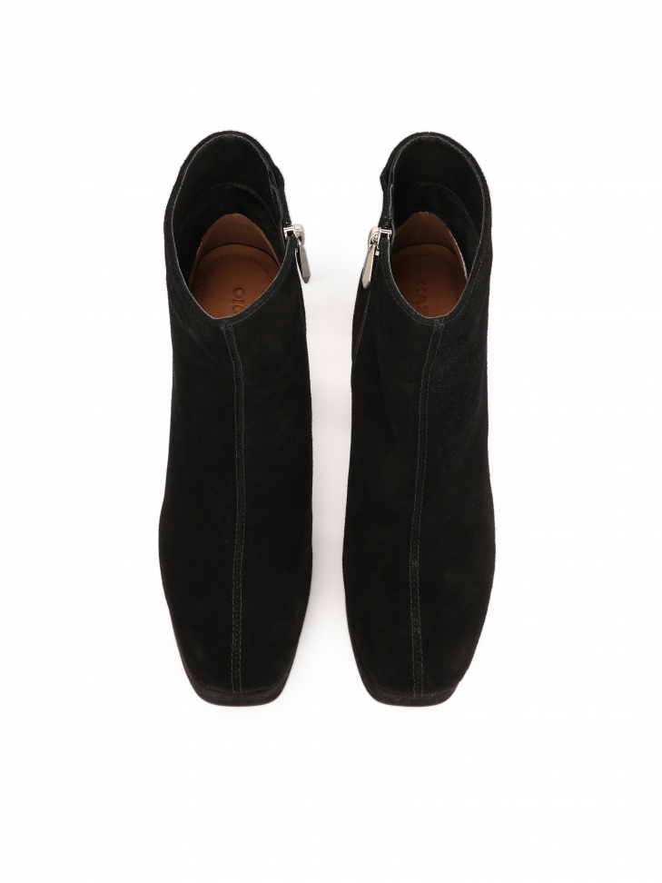 Zamszowe botki na platformie z wysokim obcasem