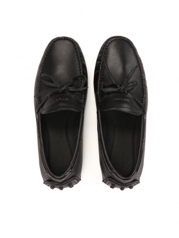 Czarne skórzane mokasyny ze sznurowanym rzemykiem