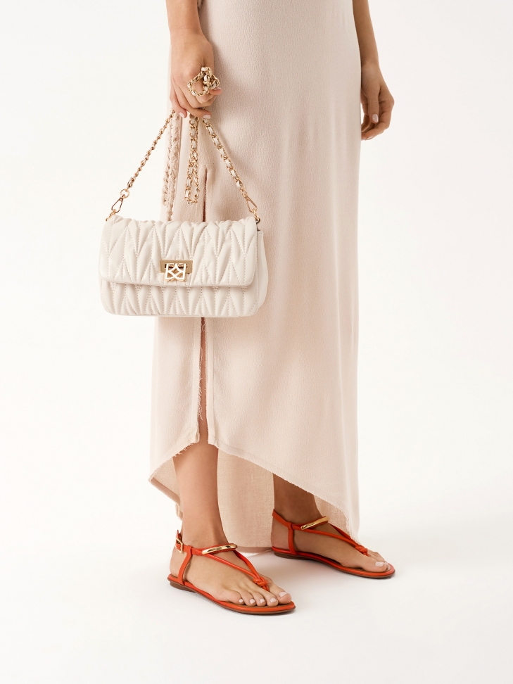 Skórzana torebka z oryginalnym pikowaniem