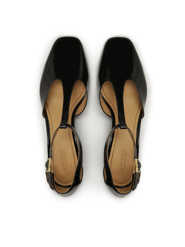 Lakierowane półotwarte czółenka na słupku