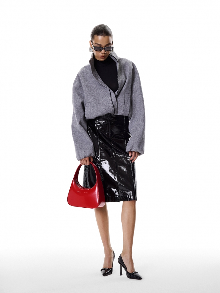 Czarne czółenka na obcasie z noskiem w szpic