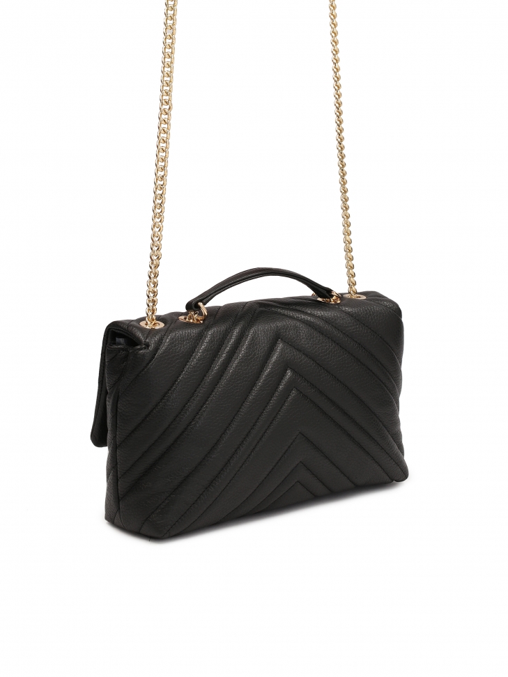 Klasyczna czarna torebka na ramię z łańcuszkiem