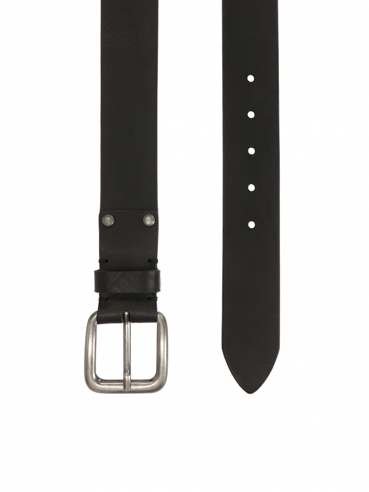 Czarny pasek ze srebrną klamrą